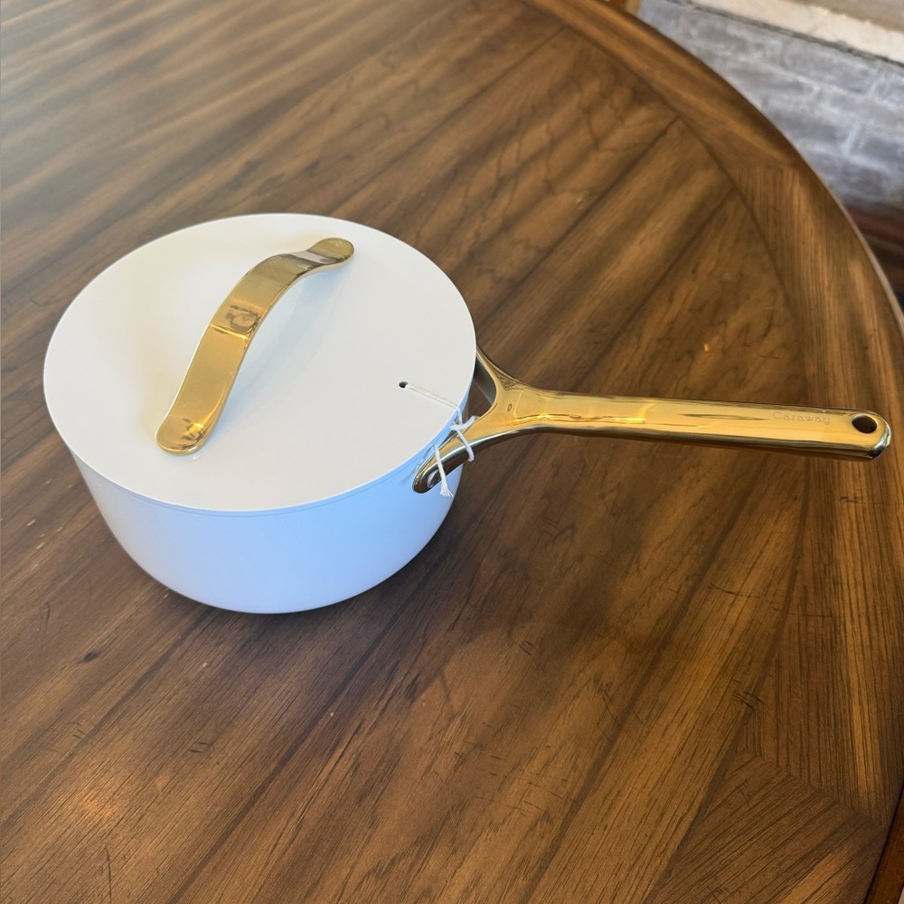Caraway Nonstick Ceramic Sauce Pan with Lid (3 qt) | White + Gold - Picture 3 of 9